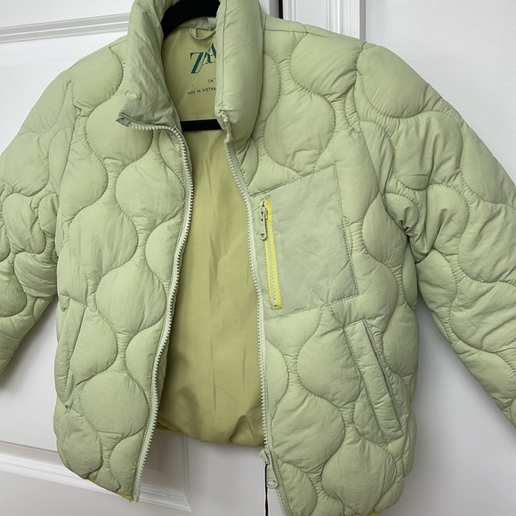 Zara quilted puffer jacket in light green - Picture 4 of 5